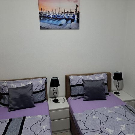 Apartmani Marijamagdalena Gracac  Ngoại thất bức ảnh